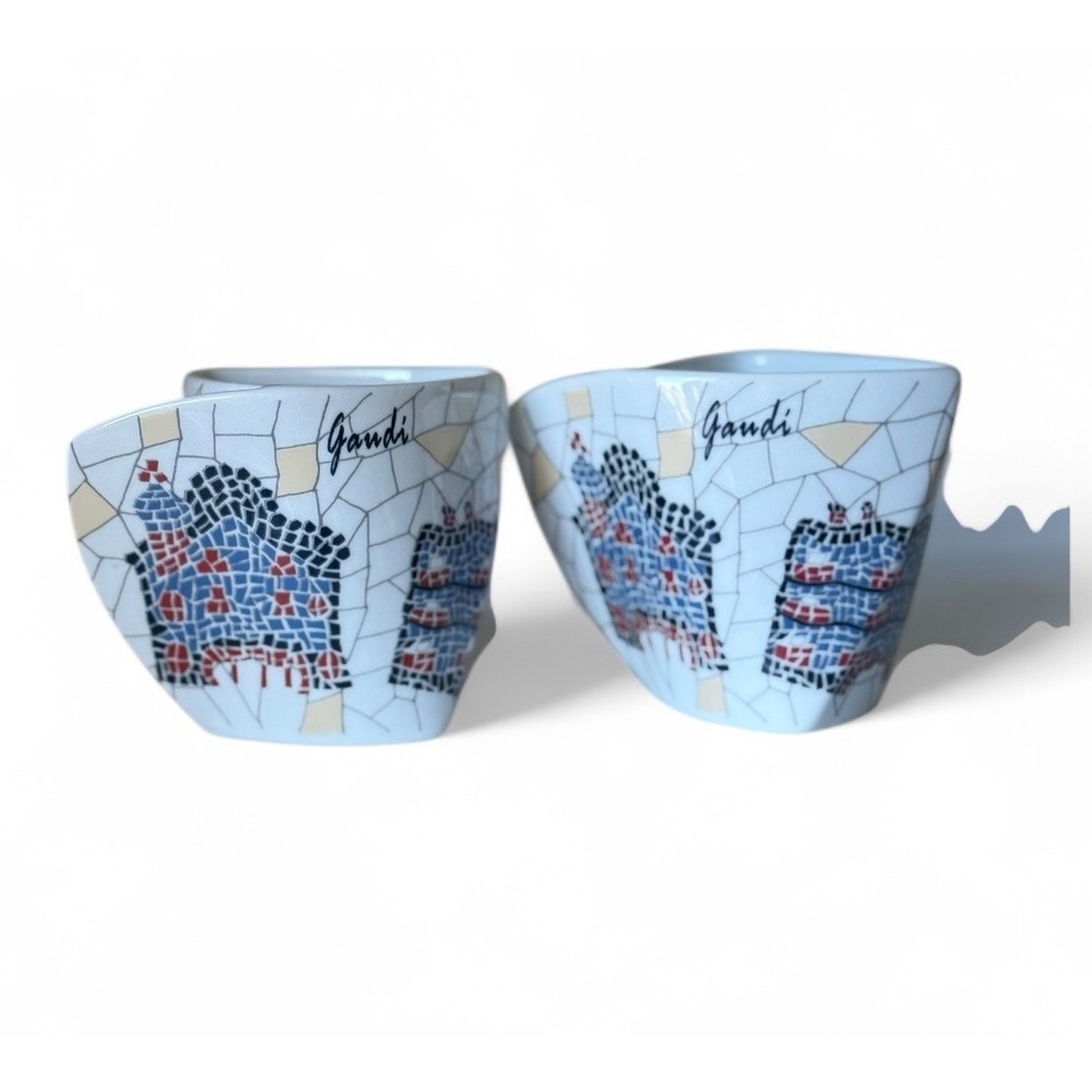 Set Of 2 Antoni Gaudi Barcelona Mugs Sagrada Familia Mosaic Triangle Shape - Picture 3 of 10